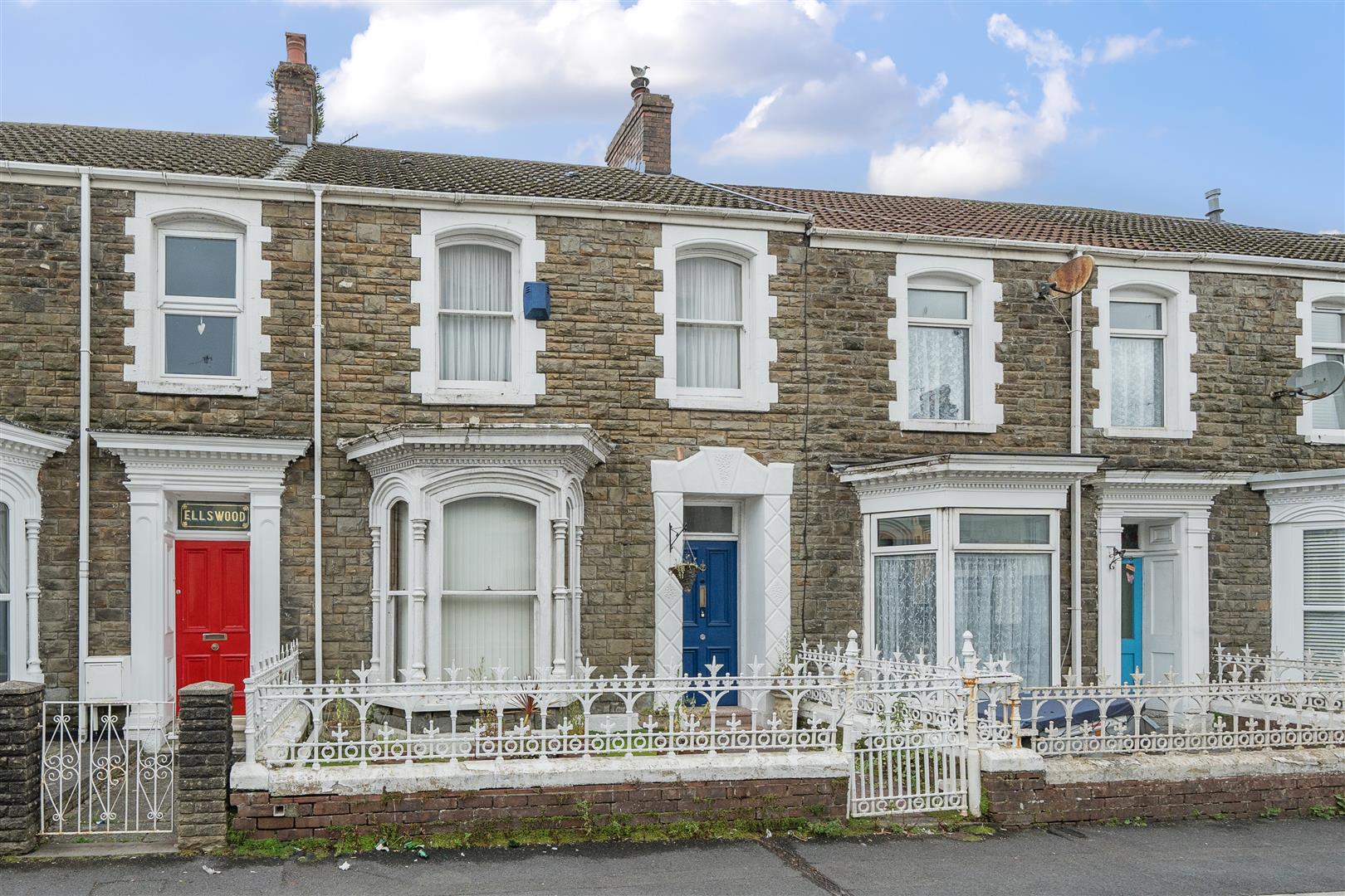 Coldstream Street, Llanelli, SA15 3BG